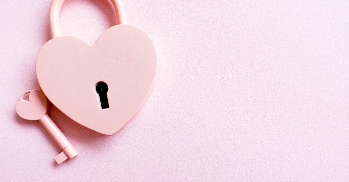 découvrez tout sur l'attachement : son importance, ses types et comment il influence nos relations. apprenez à mieux comprendre cette notion clé en psychologie et à naviguer vos interactions personnelles.