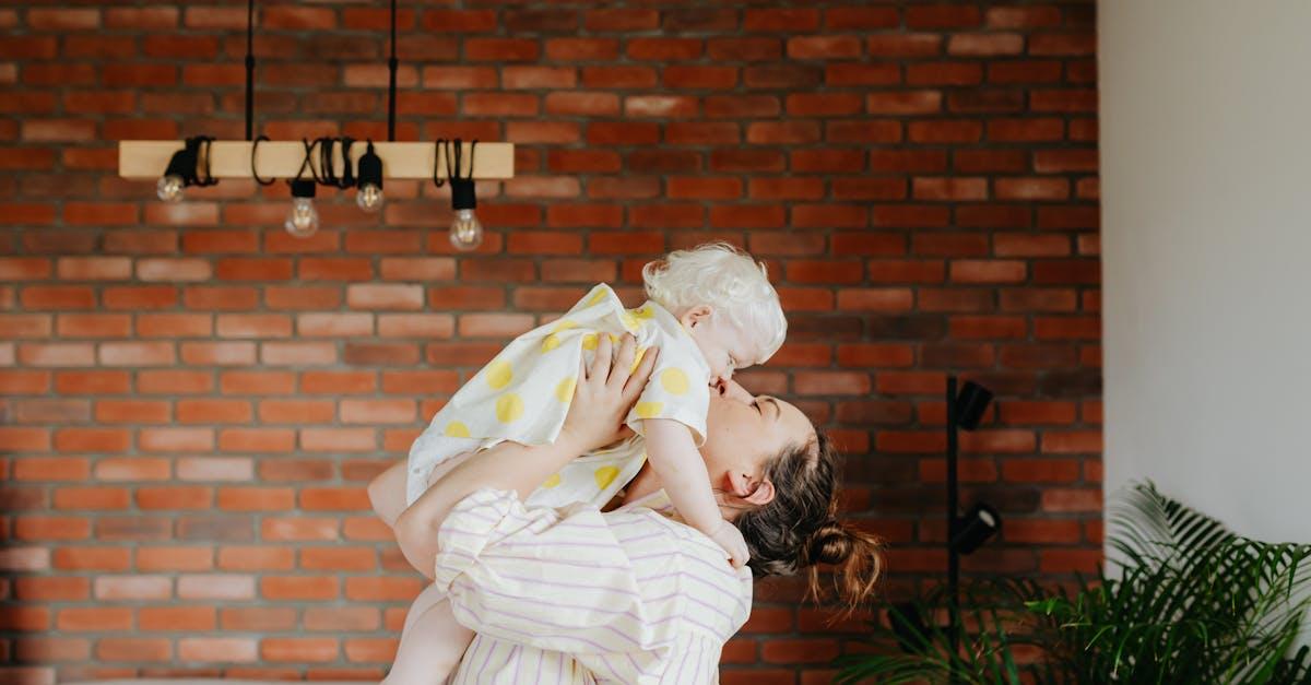 découvrez l'univers fascinant des sens de bébé. apprenez comment les nourrir et les stimuler pour favoriser le développement sensoriel de votre enfant. explorez des activités amusantes et éducatives adaptées aux tout-petits.
