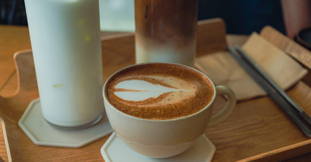 découvrez les bienfaits du lait maternel pour le nourrisson : une source riche en nutriments, idéale pour le développement et la santé de votre bébé. apprenez tout sur les propriétés, les avantages et les conseils pour une alimentation optimale.