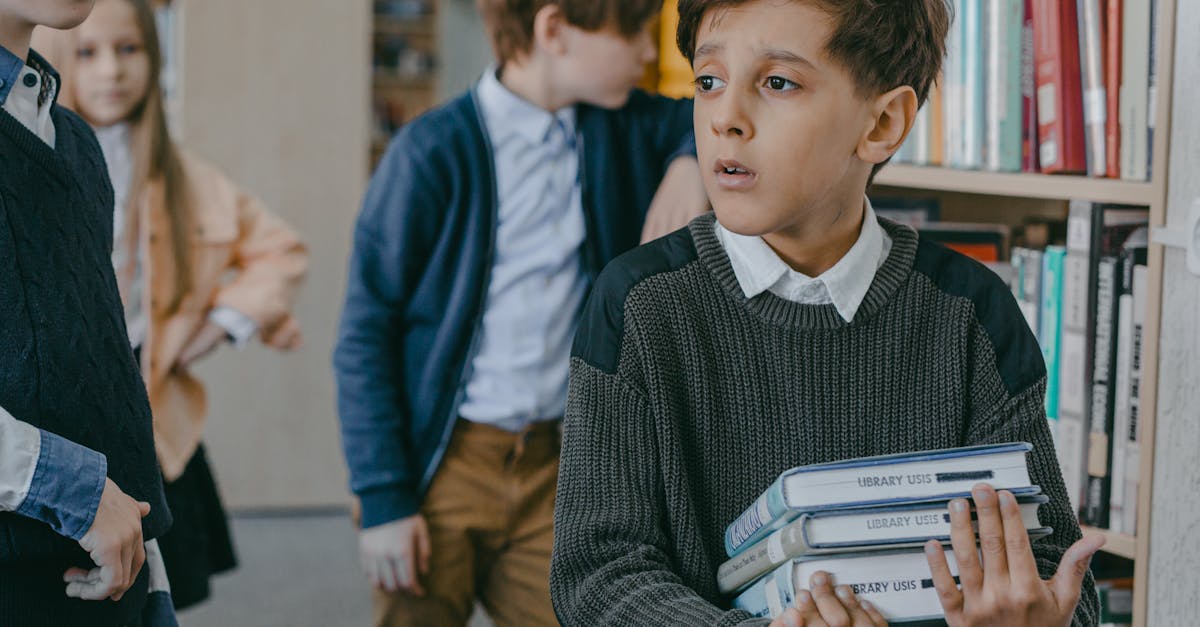 découvrez les clés pour comprendre et gérer le comportement des enfants. apprenez des stratégies efficaces pour favoriser un environnement positif et épanouissant pour leur développement.