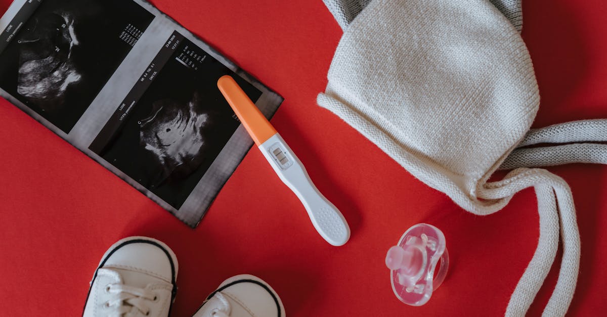 découvrez des conseils essentiels pour assurer la sécurité de votre bébé à la maison et en déplacement. apprenez les meilleures pratiques et astuces pour prévenir les accidents et garantir un environnement sûr pour votre enfant.