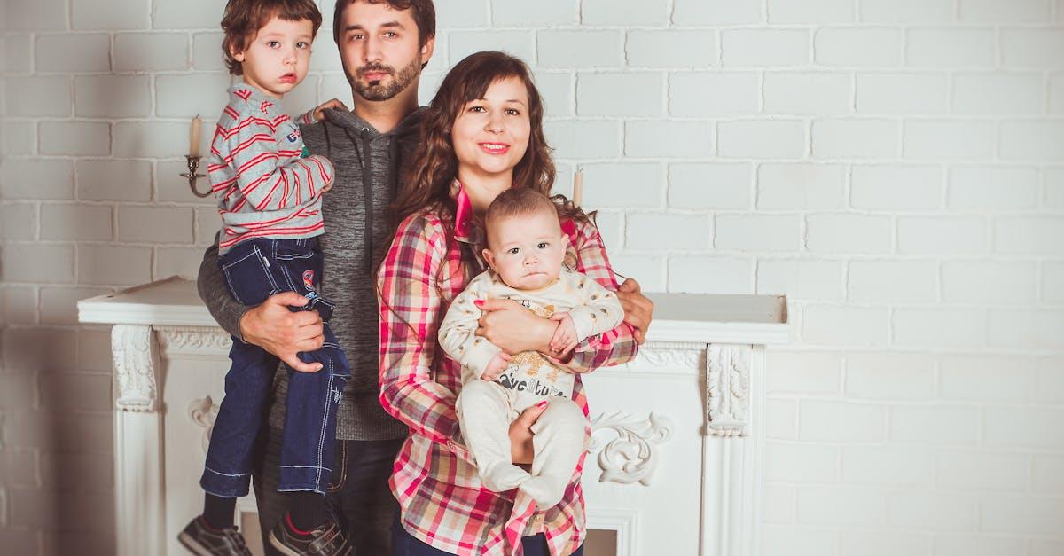 découvrez le bonheur et la complicité au sein de la famille. explorez des conseils pour renforcer les liens familiaux, des activités à partager et des moments inoubliables à vivre ensemble. la famille, un trésor à chérir chaque jour.
