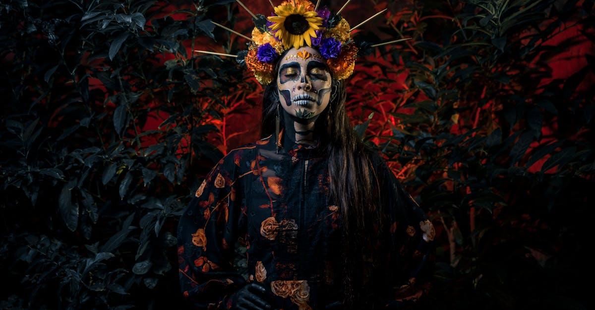 découvrez des idées fascinantes de maquillage pour halloween qui sauront faire peur et impressionner. que vous souhaitiez un look effrayant ou glamour, trouvez l'inspiration pour transformer votre apparence en ce jour d'halloween avec des astuces et des tutoriels simples.