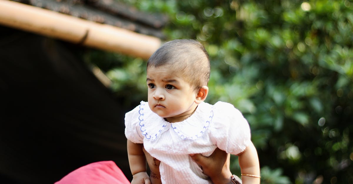 découvrez les besoins essentiels des nourrissons pour assurer leur bien-être et leur développement optimal. des conseils pratiques pour répondre aux besoins nutritionnels, affectifs et matériels de votre bébé.
