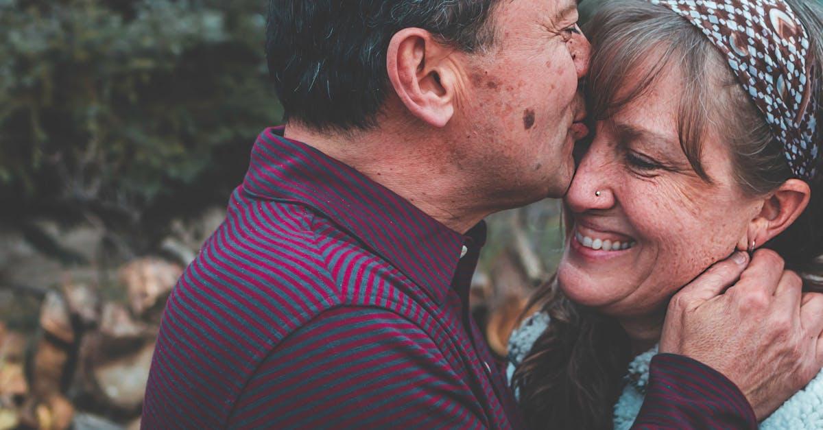 découvrez l'essence de l'intimité, un voyage au cœur des relations humaines qui explore la connexion profonde, la vulnérabilité et le partage. apprenez à cultiver des liens authentiques pour enrichir votre vie personnelle et émotionnelle.