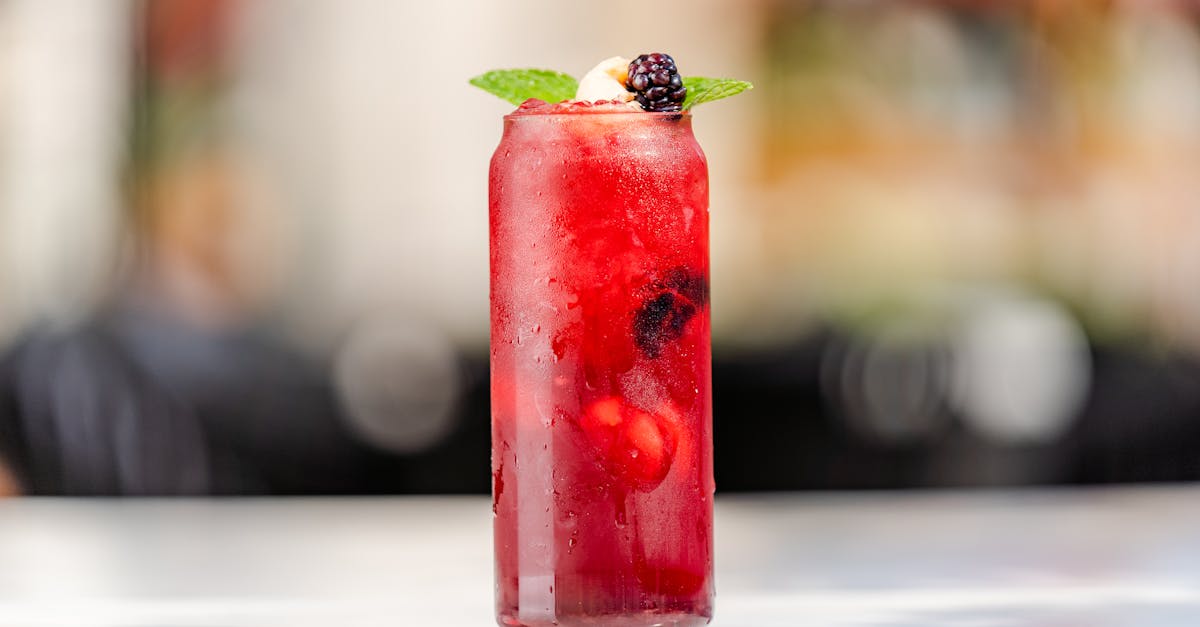 découvrez l'univers des mocktails : des cocktails sans alcool savoureux et rafraîchissants, parfaits pour toutes les occasions. explorez des recettes innovantes et délicieuses qui séduiront vos papilles tout en vous offrant une expérience festive sans les effets de l'alcool.