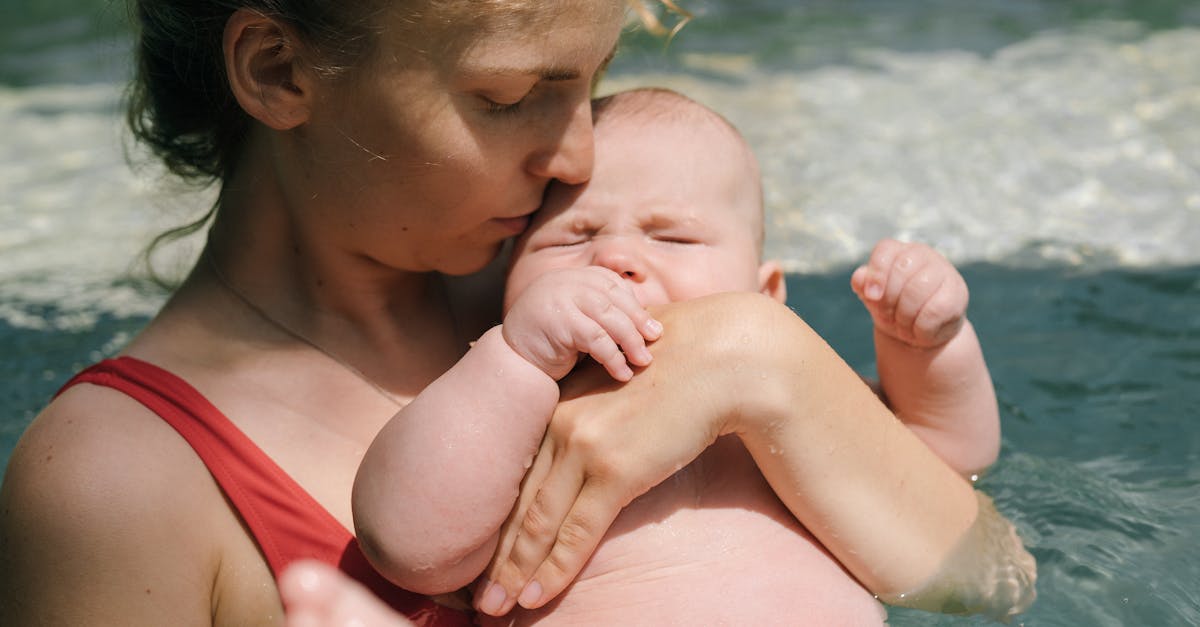 découvrez notre sélection de prénoms de bébé d'été, inspirés par la chaleur, la nature et la joie des vacances. choisissez le prénom parfait pour votre petit bout qui viendra au monde sous le soleil estival !