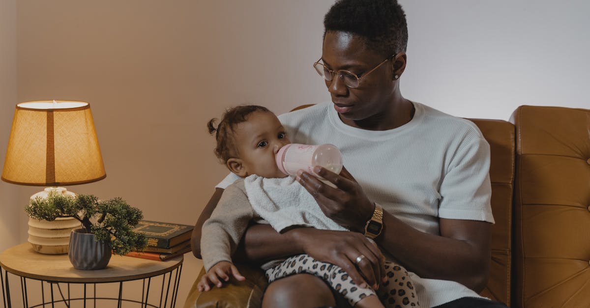 découvrez les dangers des biberons toxiques pour votre bébé. informez-vous sur les matériaux nocifs et les alternatives sûres pour garantir la santé et le bien-être de votre enfant.