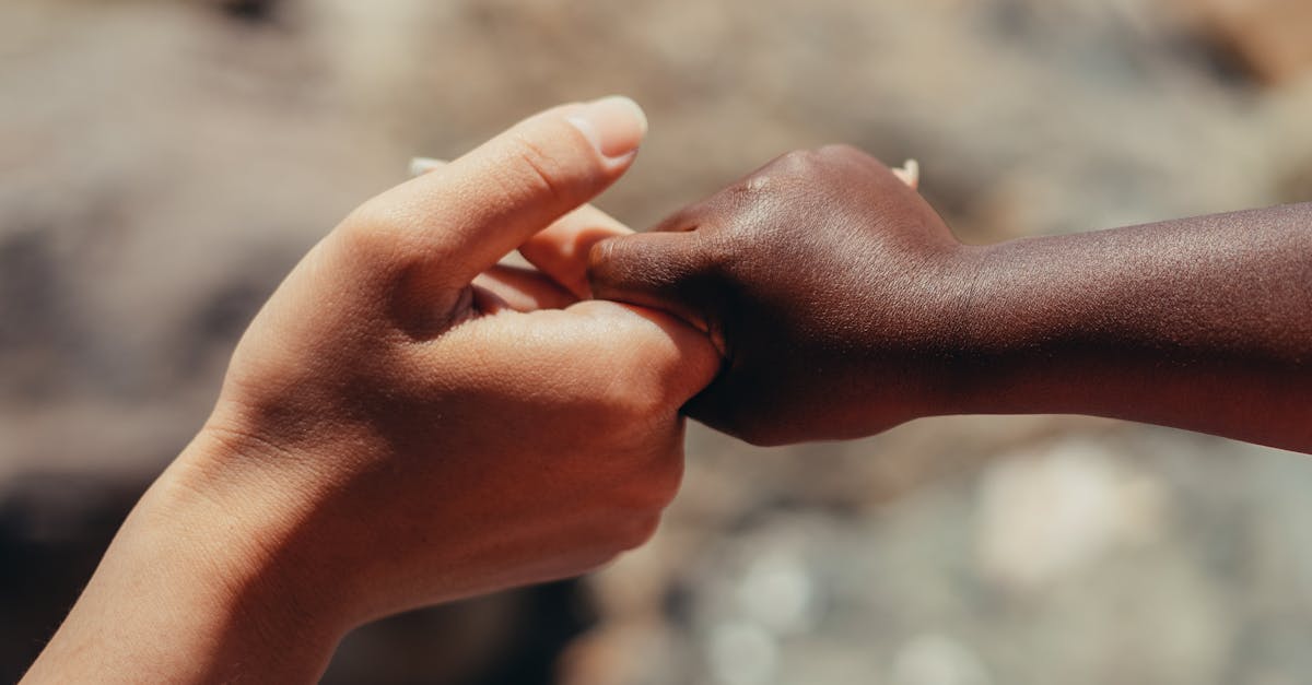 découvrez le processus d'adoption, les différentes étapes et conseils pour accueillir un enfant dans votre famille. informez-vous sur les enjeux émotionnels et juridiques associés à cette belle aventure.