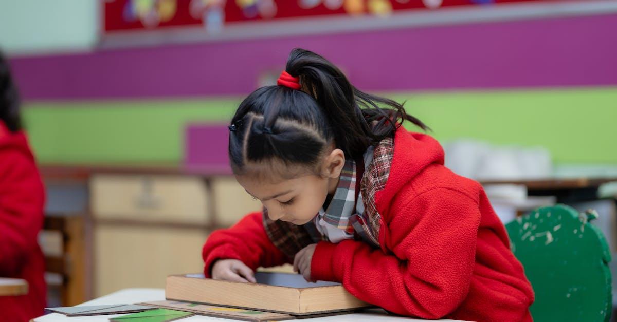 découvrez l'essentiel du développement de l'enfant, incluant les étapes cruciales de sa croissance physique, émotionnelle et cognitive. apprenez comment favoriser un environnement propice à l'épanouissement de votre enfant à chaque étape de sa vie.