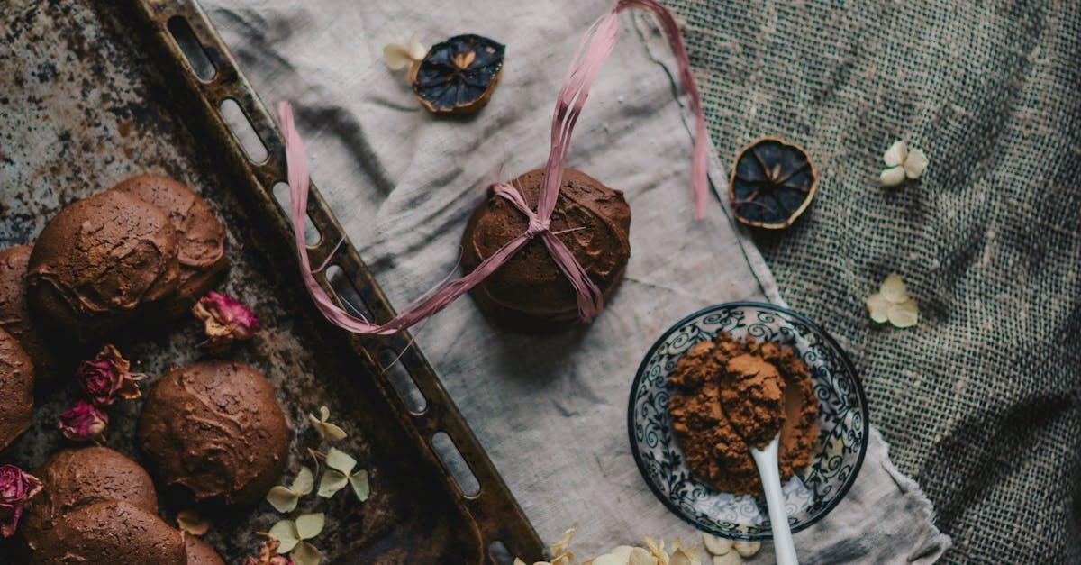 découvrez l'univers du chocolat : ses saveurs, ses bienfaits et des recettes irrésistibles qui raviront vos papilles. plongez dans la gourmandise et laissez-vous séduire par le chocolat sous toutes ses formes.
