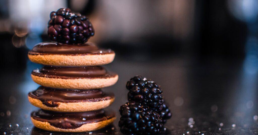découvrez l'univers délicieux du chocolat : des recettes savoureuses, des conseils de dégustation et des informations sur ses bienfaits. plongez dans la gourmandise et laissez-vous séduire par cette douce tentation !