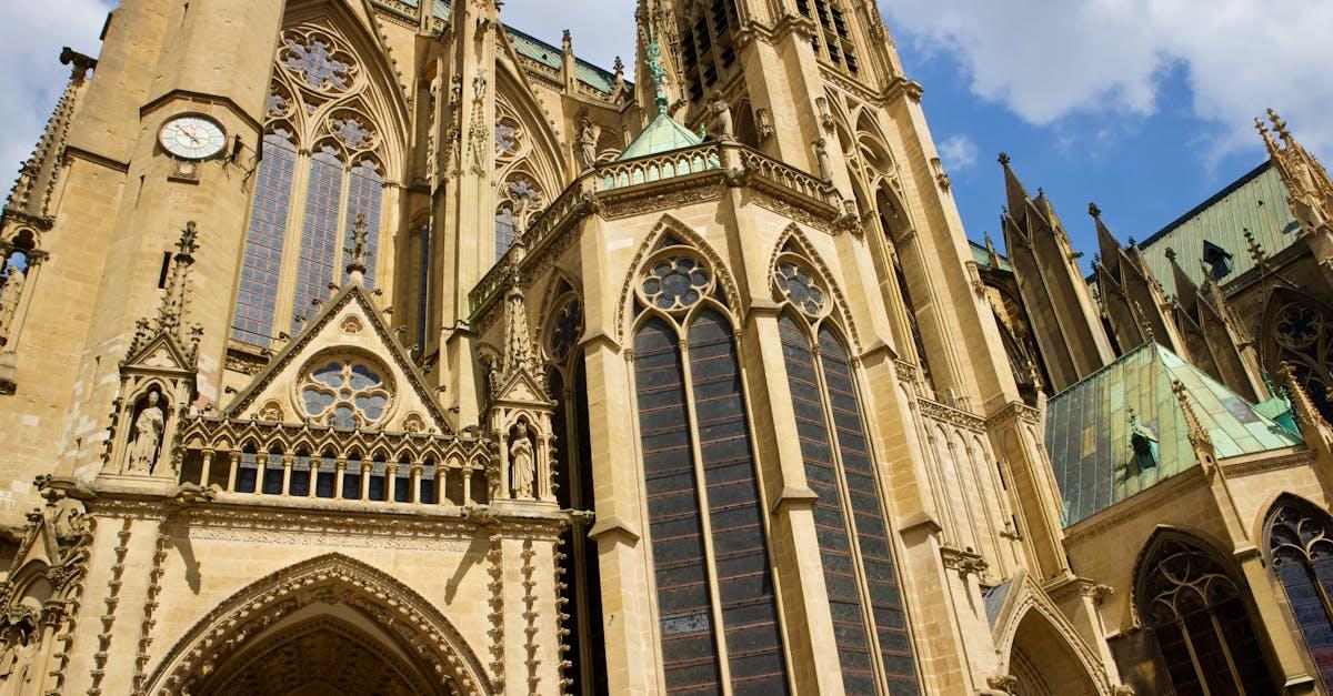 découvrez le monde d'étienne, une exploration captivante qui met en lumière son parcours, ses passions et ses contributions. plongez dans son univers unique et inspirez-vous de son histoire.