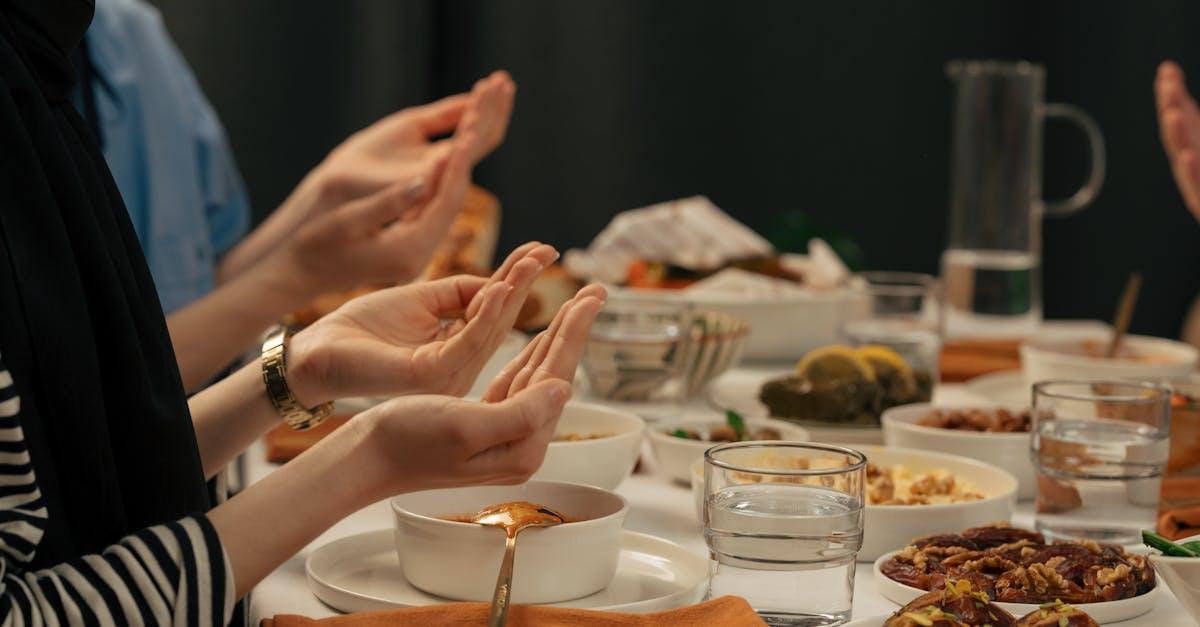 découvrez des idées inspirantes pour des dîners en famille réussis. recettes savoureuses, conseils d'organisation et moments de partage pour des repas inoubliables autour de la table.