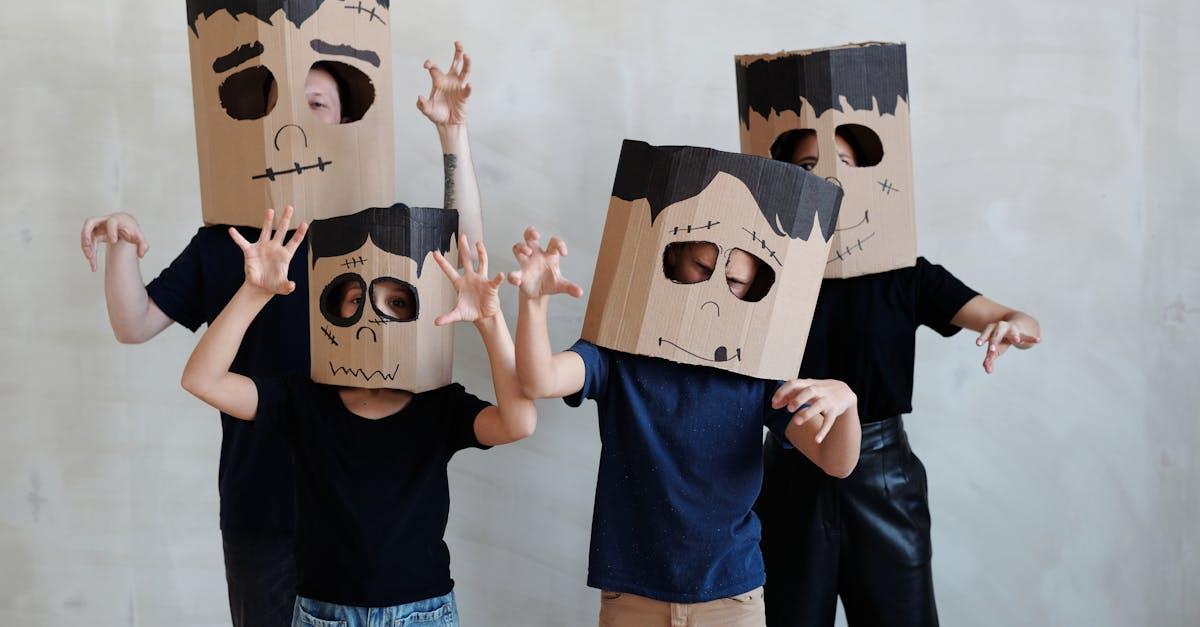 découvrez des costumes d'halloween de dernière minute qui vous permettront de briller lors de la soirée ! trouvez des idées créatives et faciles à réaliser pour impressionner vos amis et vous amuser sans stress.