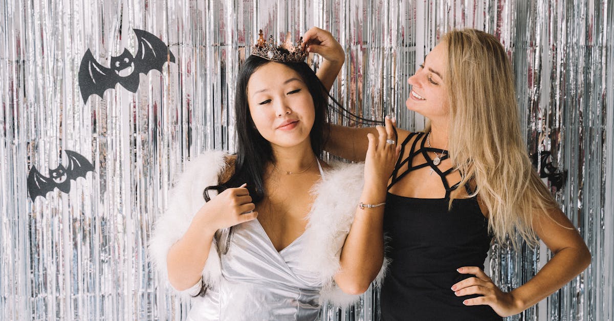 découvrez des idées de costumes d'halloween de dernière minute qui vous permettront de briller lors de votre prochaine fête. que vous cherchiez des options simples, amusantes ou effrayantes, trouvez l'inspiration pour créer un look mémorable en un rien de temps.