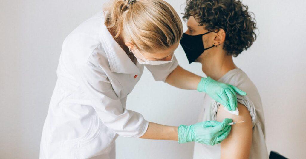 découvrez tout sur la rougeole, une maladie virale contagieuse, ses symptômes, son traitement et l'importance de la vaccination pour protéger la santé publique.