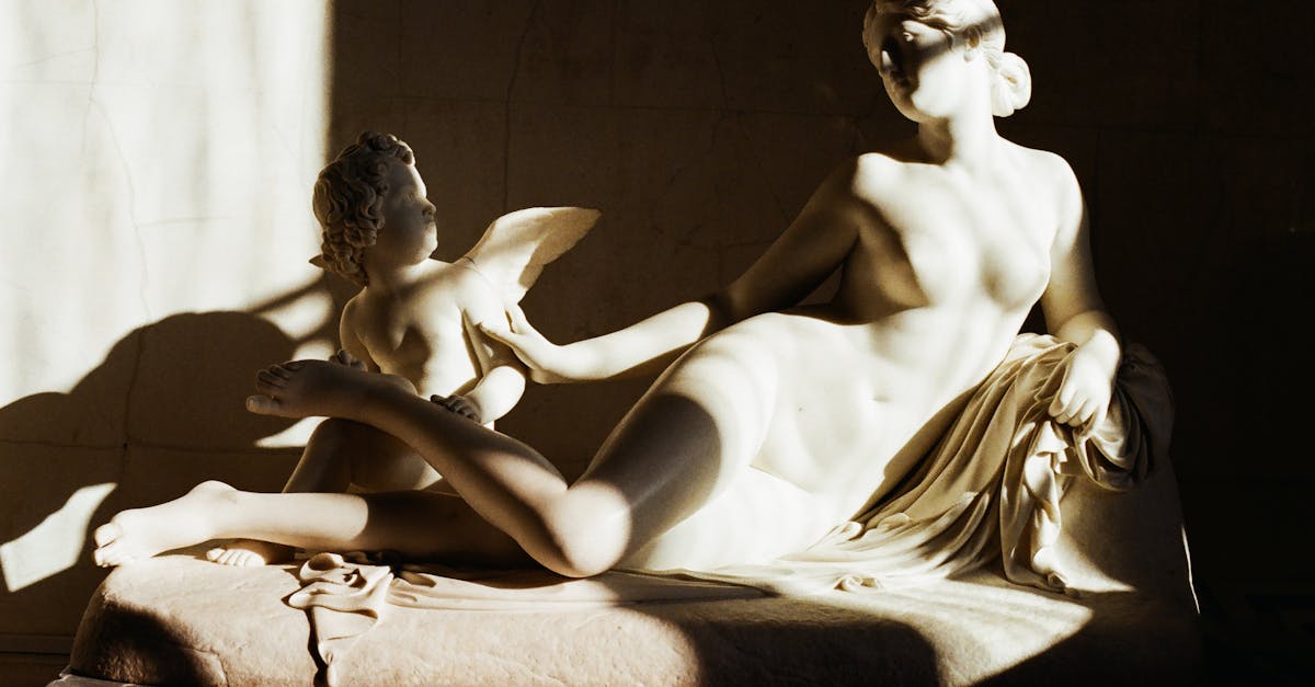 découvrez l'exploration de la nudité à travers l'art, la culture et la mode. plongez dans une réflexion sur l'acceptation de soi et la liberté d'expression, tout en respectant les différentes perceptions de la nudité dans notre société.