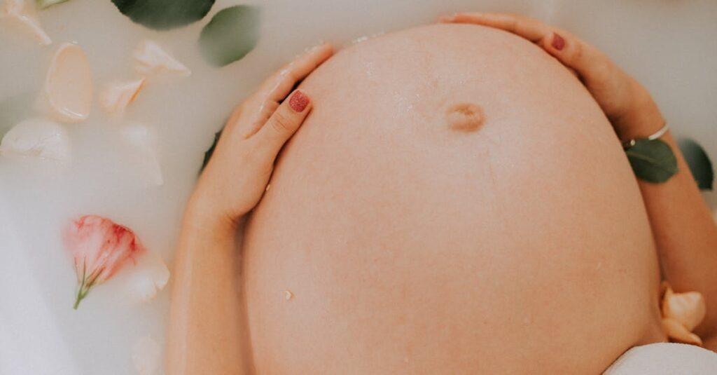 découvrez tout ce que vous devez savoir sur la grossesse : conseils de santé, suivi de développement, préparation à l'accouchement et bien plus encore pour vivre une expérience sereine et épanouissante.