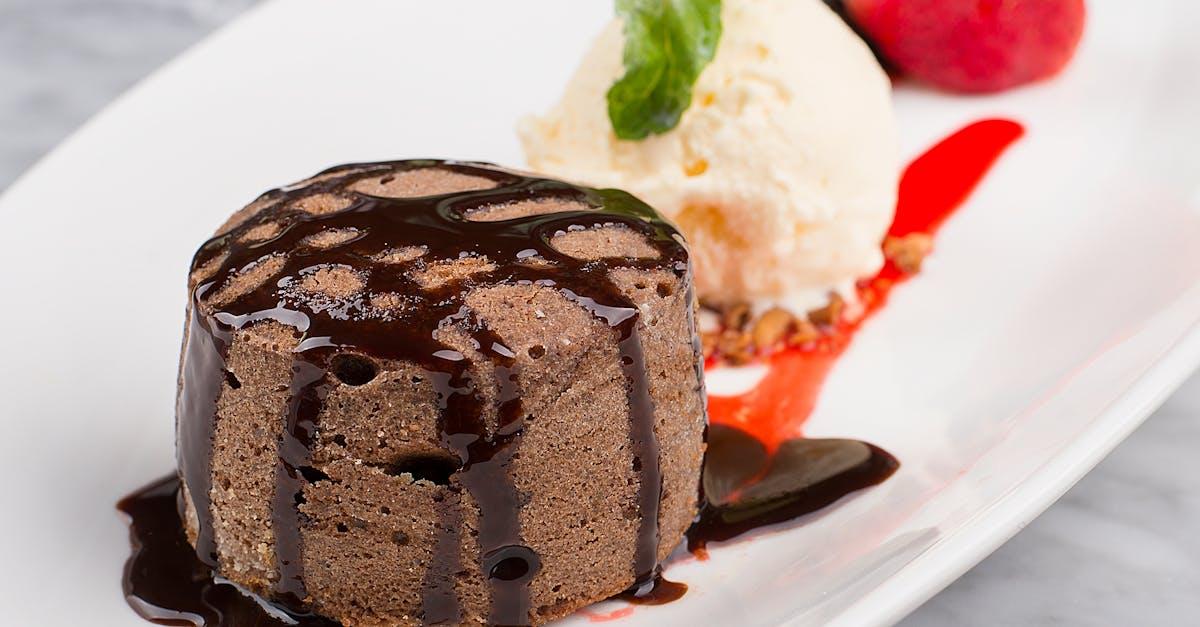 découvrez notre délicieuse recette de pudding à la vanille, crémeux et réconfortant. idéale pour un dessert savoureux, cette gourmandise ravira vos papilles avec son goût authentique et sa texture onctueuse. parfait pour toutes les occasions!