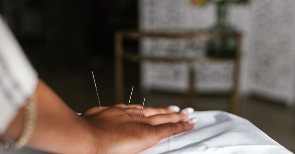 découvrez les bienfaits de l'acupuncture, une pratique millénaire qui allie tradition et santé. soulagez vos douleurs, gérez le stress et améliorez votre bien-être général grâce à cette méthode naturelle de guérison.