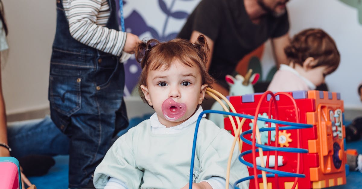 découvrez une variété d'activités ludiques et éducatives pour les bébés. stimulez leur développement cognitif et moteur grâce à des jeux adaptés à leur âge, des séances de découverte sensorielle et des moments de partage en famille.