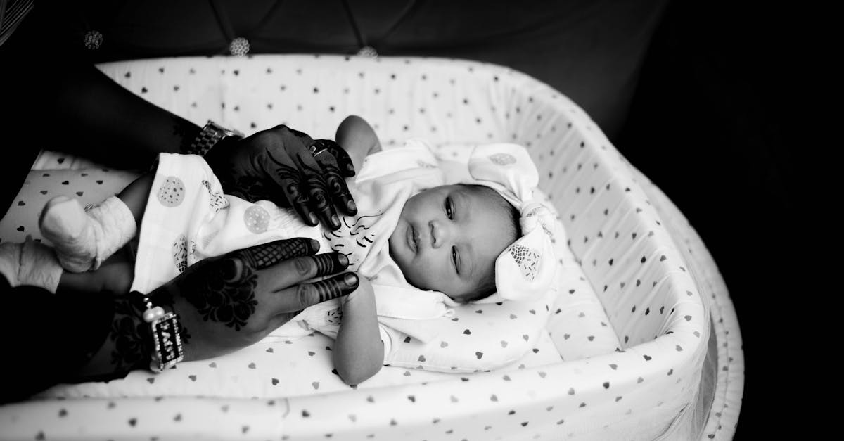 découvrez des conseils pratiques et des astuces pour apaiser les hoquets chez les bébés. apprenez pourquoi les bébés font des hoquets et comment y remédier pour le confort de votre petit.