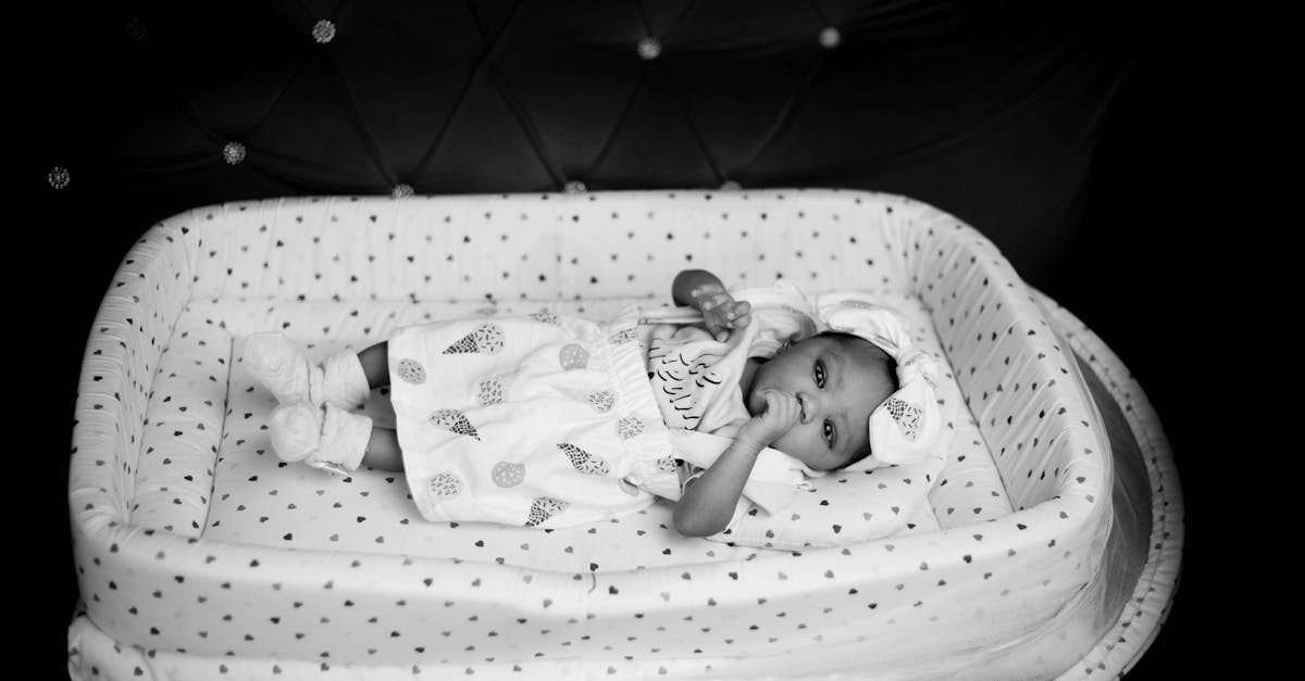 découvrez des conseils pratiques pour soulager le hoquet chez les bébés. apprenez les causes, les remèdes et les astuces pour apaiser votre petit sans stress. assurez le confort de votre enfant avec nos recommandations simples et efficaces.