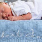 découvrez les critères essentiels pour choisir le prénom parfait pour votre bébé. de la signification aux tendances actuelles, guidez-vous dans cette démarche importante avec nos conseils pratiques.