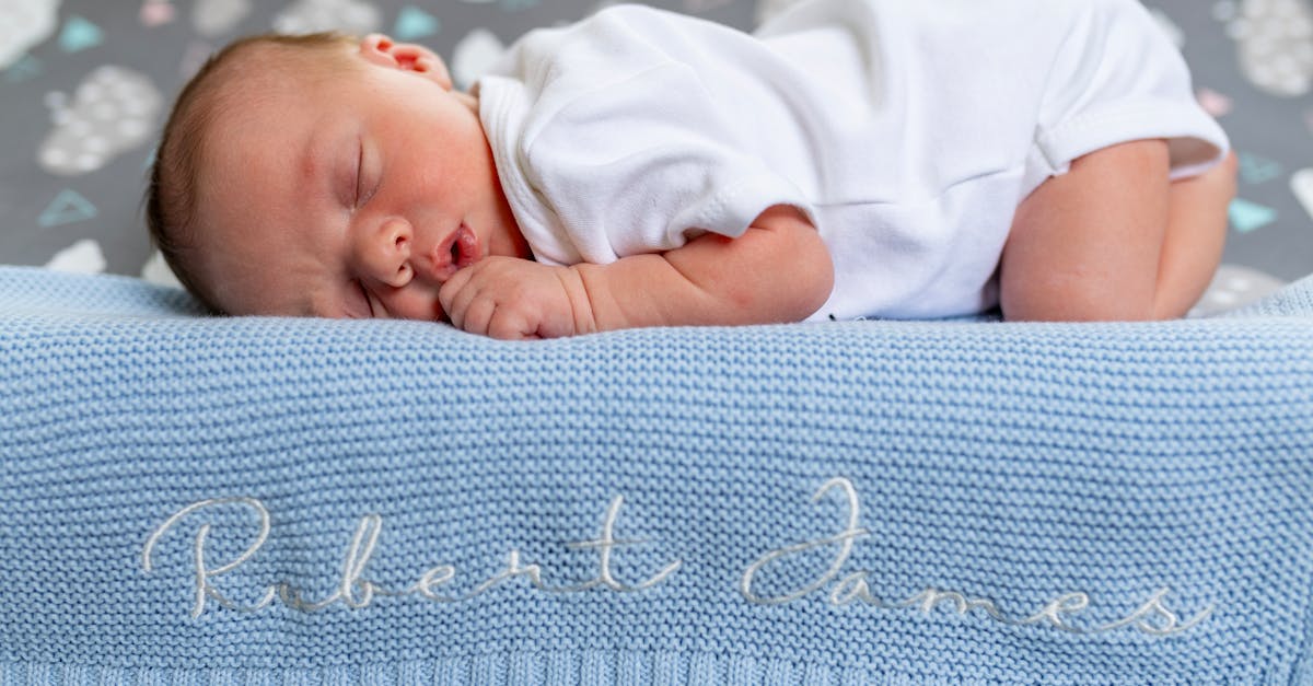 découvrez les critères essentiels pour choisir le prénom parfait pour votre bébé. de la signification aux tendances actuelles, guidez-vous dans cette démarche importante avec nos conseils pratiques.