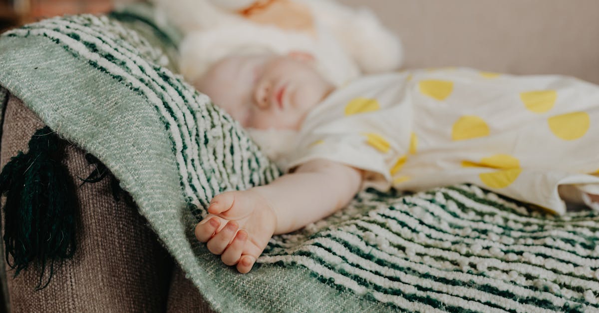 découvrez des conseils essentiels pour assurer la sécurité de votre bébé à la maison et en déplacement. apprenez les meilleures pratiques et équipements pour protéger votre petit des dangers quotidiens.