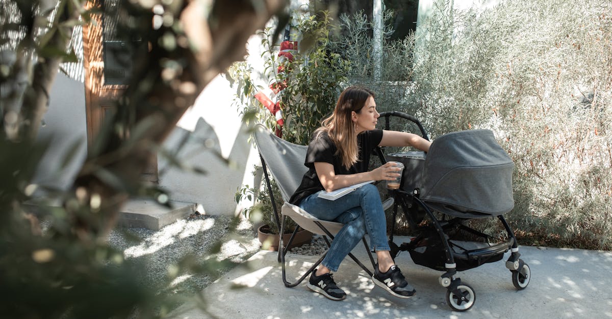 découvrez nos services de baby-sitting de confiance, offrant aux parents une tranquillité d'esprit tout en assurant des soins attentifs et amusants pour vos enfants. nos babysitters qualifiés sont disponibles pour s'occuper de vos petits à tout moment et dans un environnement sûr.