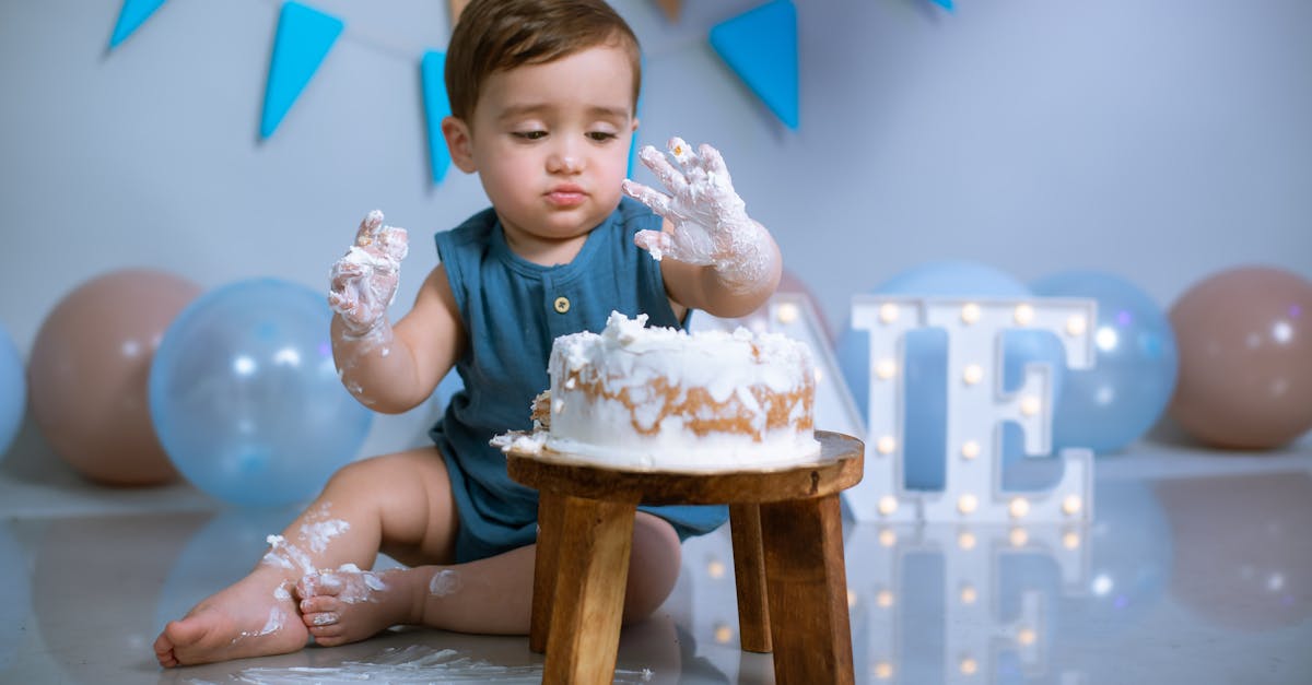découvrez notre collection de chaises hautes pour bébés, idéales pour assurer confort et sécurité lors des repas. conçues avec des matériaux de qualité, nos chaises s'adaptent à la croissance de votre enfant tout en s'intégrant parfaitement à votre intérieur.