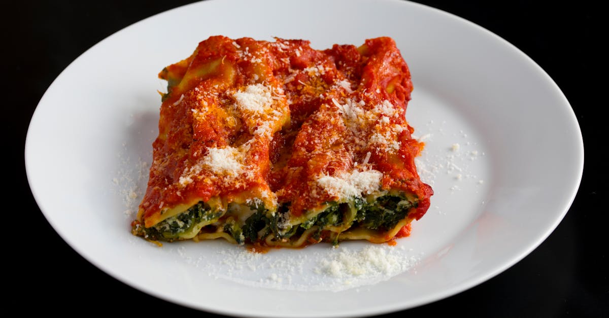 découvrez nos recettes de pâtes cuites au four : des plats savoureux et réconfortants qui raviront vos papilles. faciles à préparer, idéales pour les repas en famille ou entre amis, ces recettes vous permettront de sublimer vos pâtes classiques en délices croustillants et fondants.