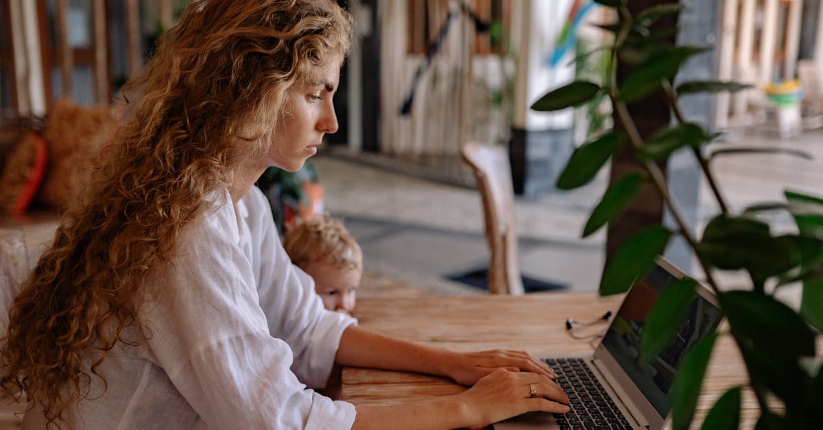 découvrez les dynamiques uniques et les défis des familles recomposées. apprenez à naviguer dans les relations entre parents et enfants et à construire une harmonie au sein de votre famille mixte.