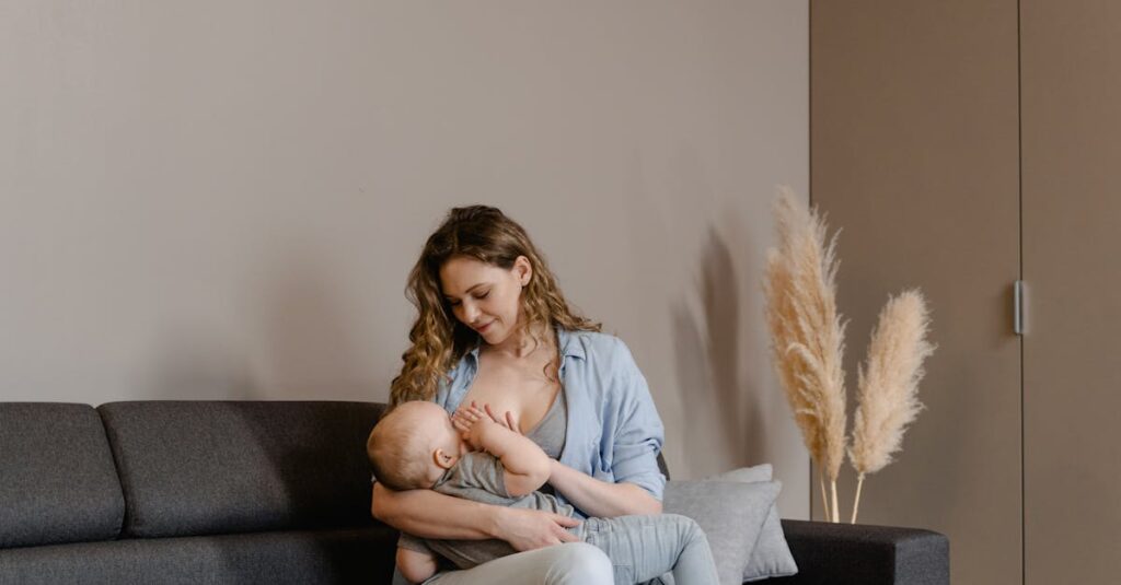 découvrez tout ce que vous devez savoir sur l'allaitement, des bienfaits pour le bébé et la mère aux astuces pour réussir cette étape essentielle de la maternité.