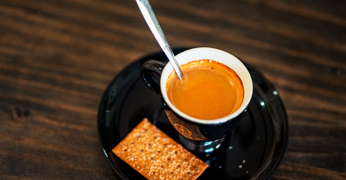 découvrez tout sur la caféine : ses bienfaits, ses effets sur le corps, et comment l'intégrer dans votre quotidien pour stimuler votre énergie et votre concentration.