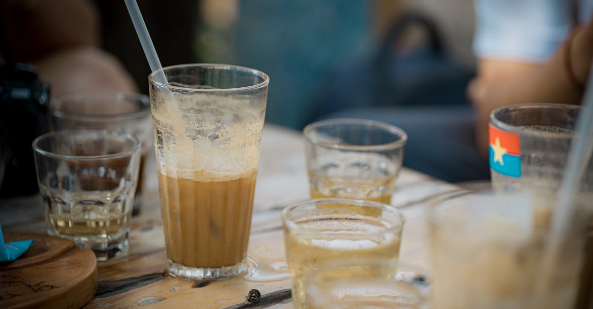 découvrez tout sur la caféine : ses effets stimulants, ses sources naturelles et les bienfaits qu'elle peut apporter à votre quotidien. apprenez à la consommer avec modération pour optimiser votre énergie et votre concentration.