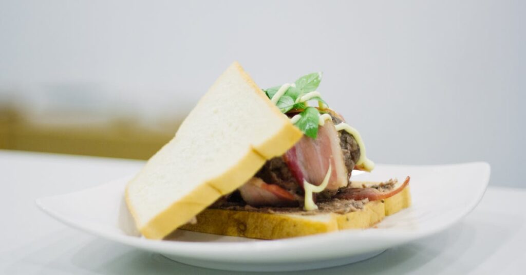 découvrez nos délicieuses recettes de sandwichs au fromage, parfaits pour un déjeuner rapide ou un encas gourmand. que vous préfériez le fromage fondant, le croquant du pain grillé ou des accompagnements savoureux, trouvez l'inspiration pour combler vos envies fromagères!