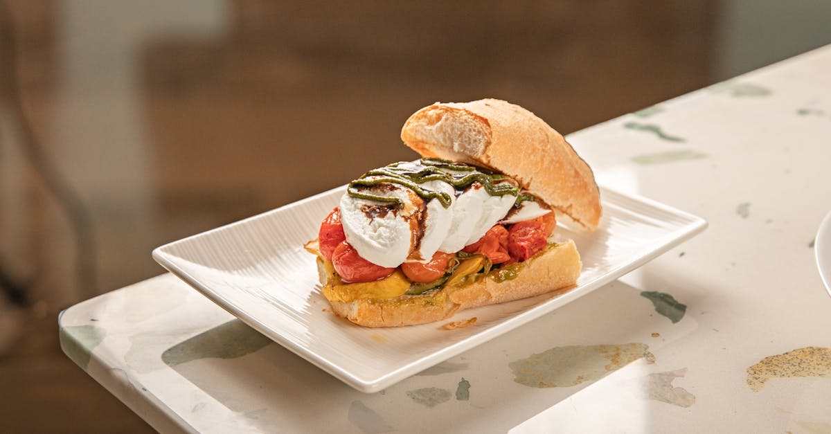 découvrez des recettes savoureuses de sandwiches au fromage, idéales pour un déjeuner rapide ou un encas gourmand. variez les plaisirs avec des combinaisons originales et des astuces de préparation simples pour régaler vos papilles.