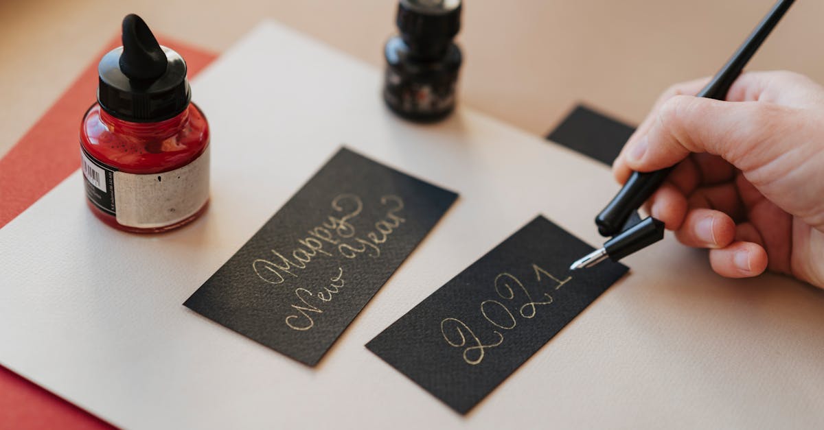 découvrez notre collection de cartes de noël uniques et créatives pour envoyer vos vœux chaleureux à vos proches. ajoutez une touche festive à vos messages avec des designs élégants et personnalisables. faites de vos souhaits de noël un moment inoubliable.