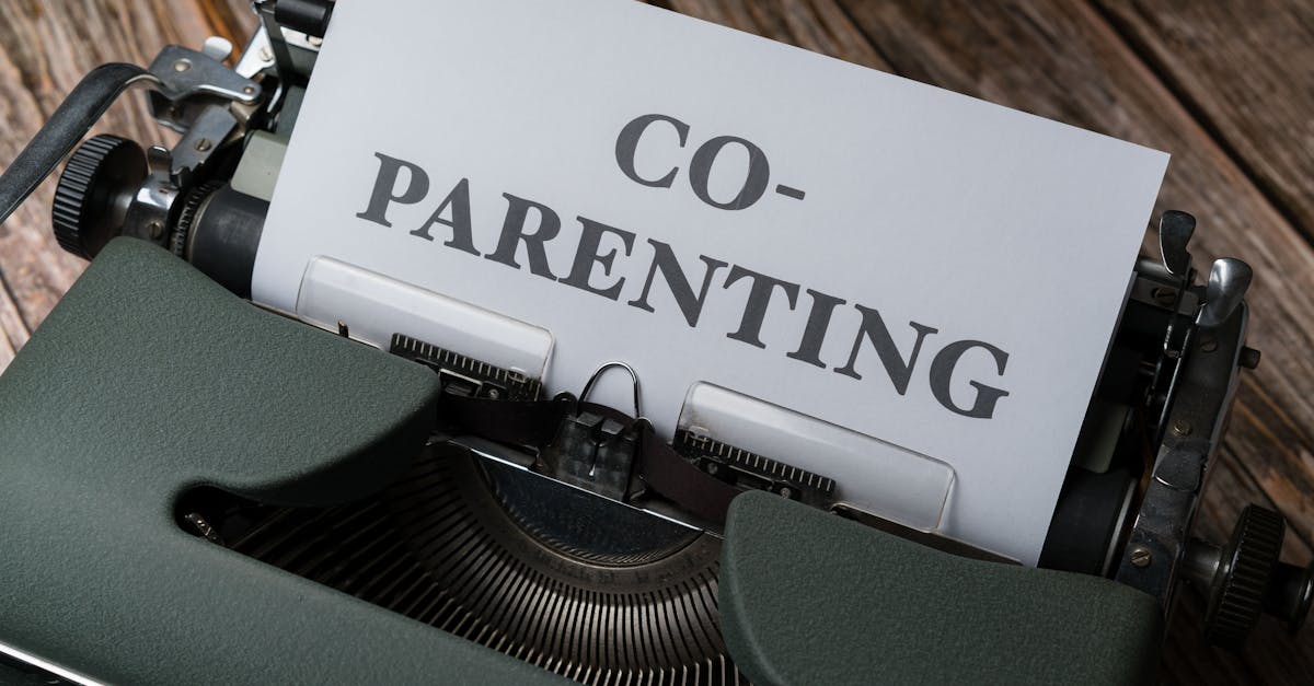 découvrez le co-parenting, une approche moderne de la parentalité qui favorise la collaboration entre parents séparés. apprenez des conseils pratiques et des stratégies pour garantir un environnement stable et aimant pour vos enfants, tout en préservant des relations saines entre les parents.