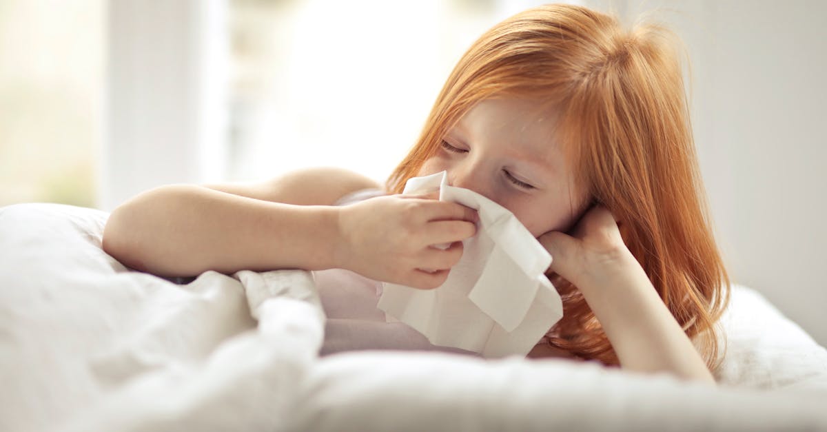 découvrez les différences clés entre le rhume et la grippe dans cet article informatif. apprenez à reconnaître les symptômes, à comprendre les causes et à savoir quand consulter un médecin pour un traitement adapté.