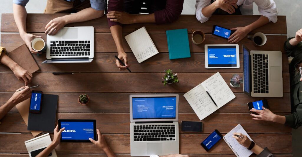 découvrez comment la communication efficace peut transformer vos relations personnelles et professionnelles. apprenez des techniques éprouvées pour améliorer votre écoute, votre expression orale et écrite, et bâtissez des interactions positives au quotidien.