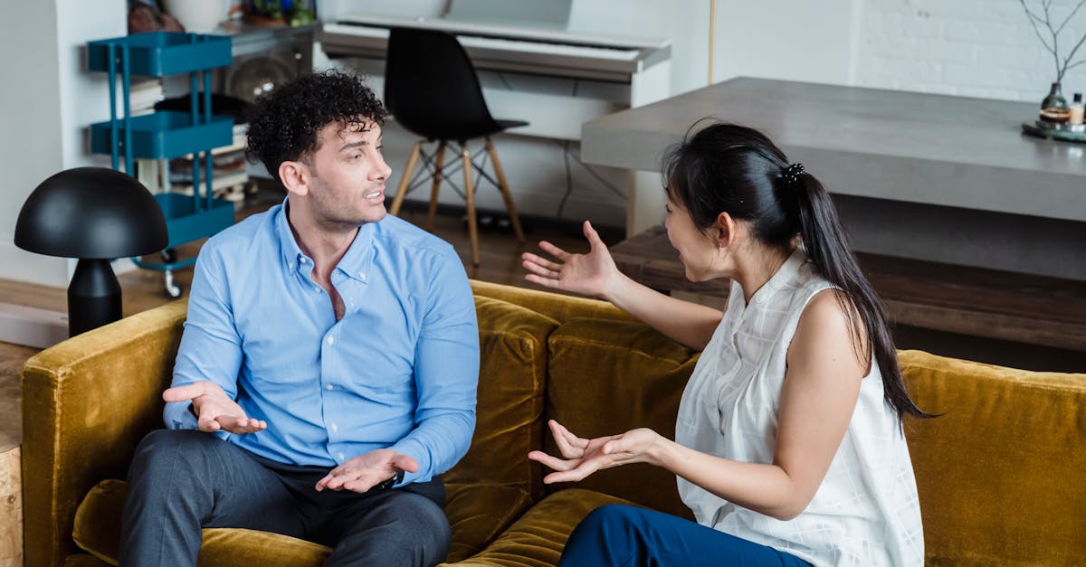 découvrez les dynamiques de couple, une exploration des interactions et des relations au sein des couples. apprenez à comprendre les enjeux, les défis et les épanouissements qui façonnent la vie à deux. améliorez votre relation en saisissant les subtilités de la communication et de la complicité.