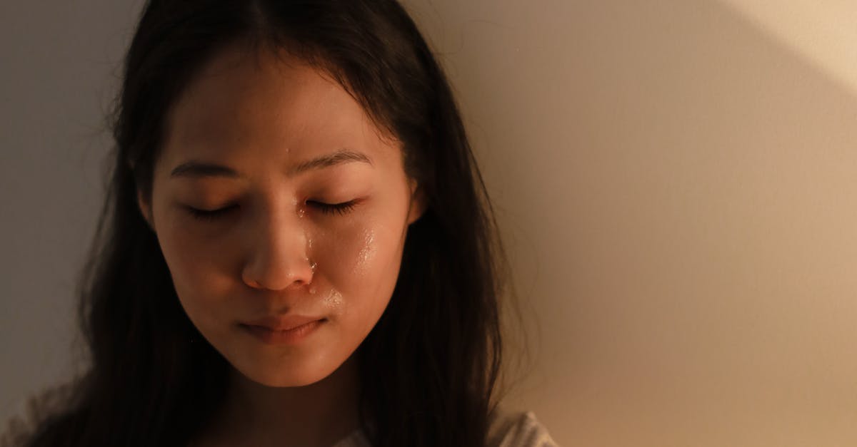 découvrez le phénomène des spasmes de pleurs, une réaction émotionnelle intense qui peut survenir dans divers contextes. explorez les causes, les symptômes et des conseils pour gérer ces moments de façon apaisante.