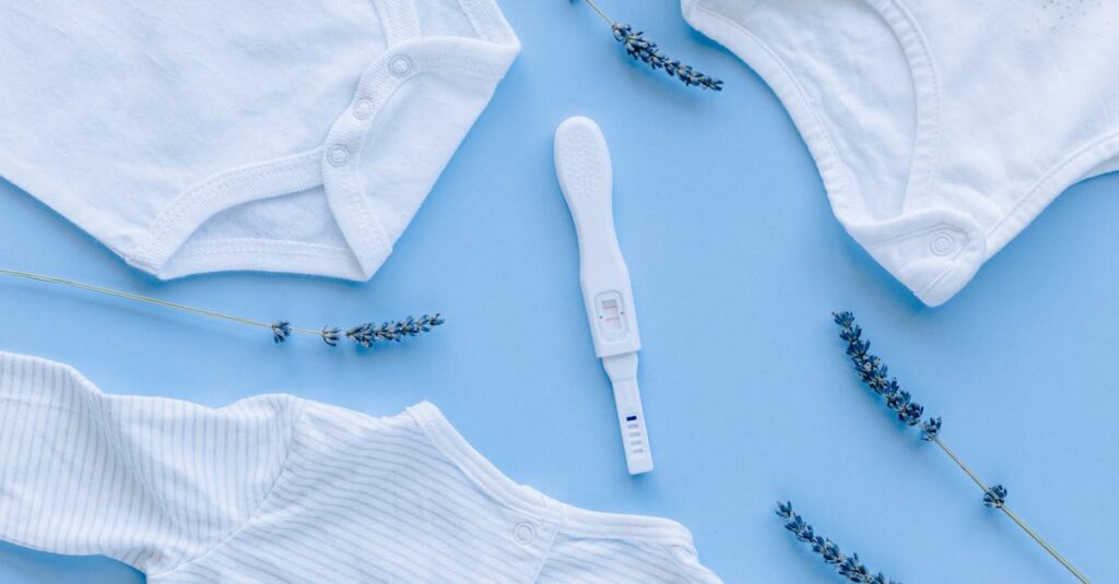 découvrez les premiers symptômes de la grossesse : détection précoce, changements corporels, fatigue et nausées. informez-vous sur les signes à surveiller pour confirmer une grossesse et les étapes à suivre.