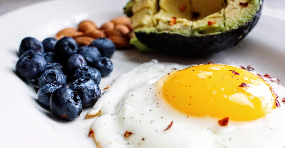 découvrez les multiples façons d'apprécier les œufs, un aliment riche en protéines et polyvalent. que ce soit pour le petit-déjeuner, le déjeuner ou le dîner, apprenez des recettes savoureuses et des astuces de cuisson qui sublimeront ce précieux ingrédient.