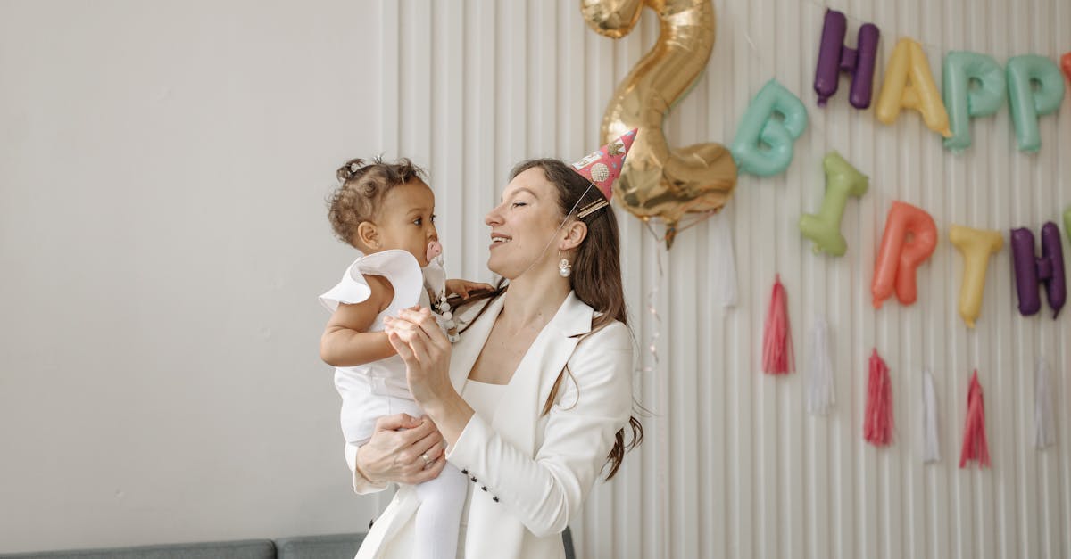 découvrez des idées inspirantes pour des célébrations familiales inoubliables. des conseils pour organiser des anniversaires, des reunions et des fêtes spéciales qui renforcent les liens et créent des souvenirs précieux. transformez chaque occasion en un moment festif mémorable en rassemblant vos proches autour de traditions et d'activités enrichissantes.
