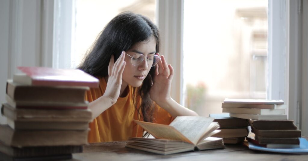 découvrez les causes et solutions pour surmonter la fatigue au quotidien. apprenez à reconnaître les signes de fatigue chronique, à améliorer votre sommeil et à retrouver votre énergie grâce à nos conseils pratiques et astuces de vie saine.